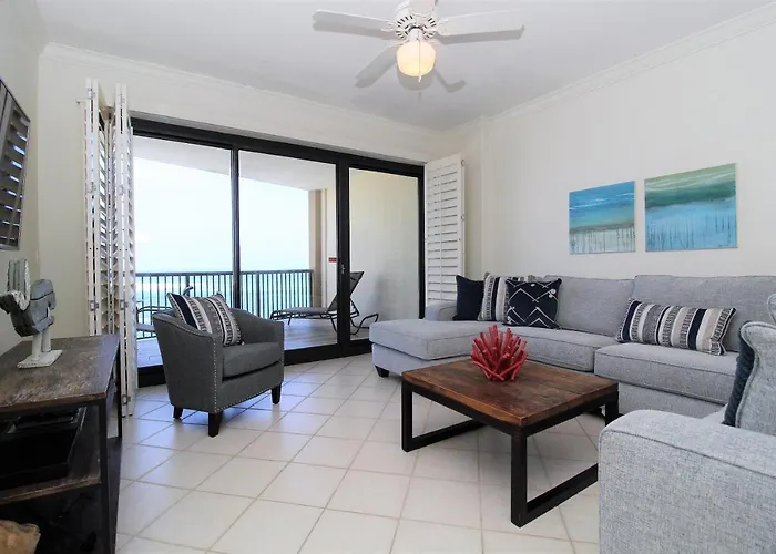 Grand Pointe 702